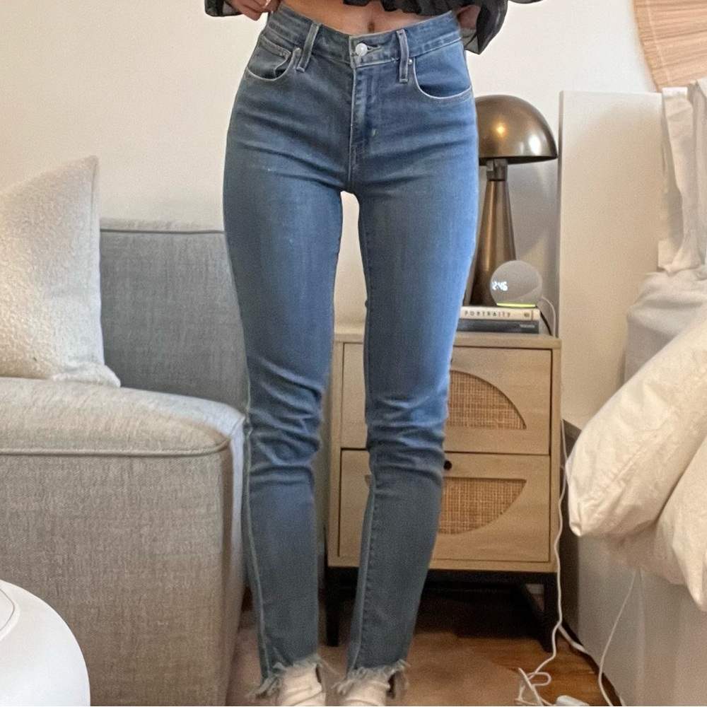 LEVIS 721 HIGH RISE SKINNY JEANS SIZE 26